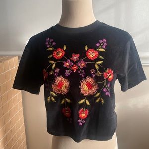 Size M Velvet cropped T with floral embroidery